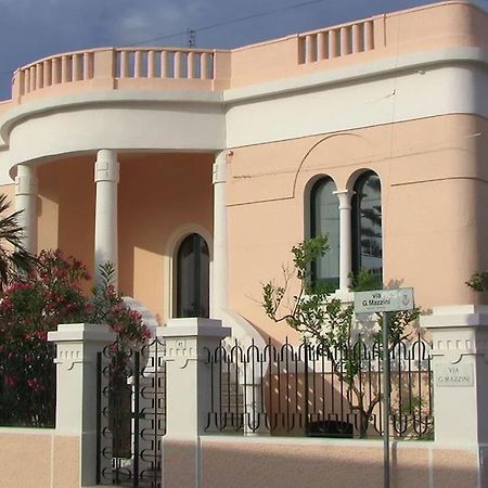 Villa Nel Salento - Ampie Camere E Giardino, Fino A 9 Persone Barbarano del Capo Exterior foto
